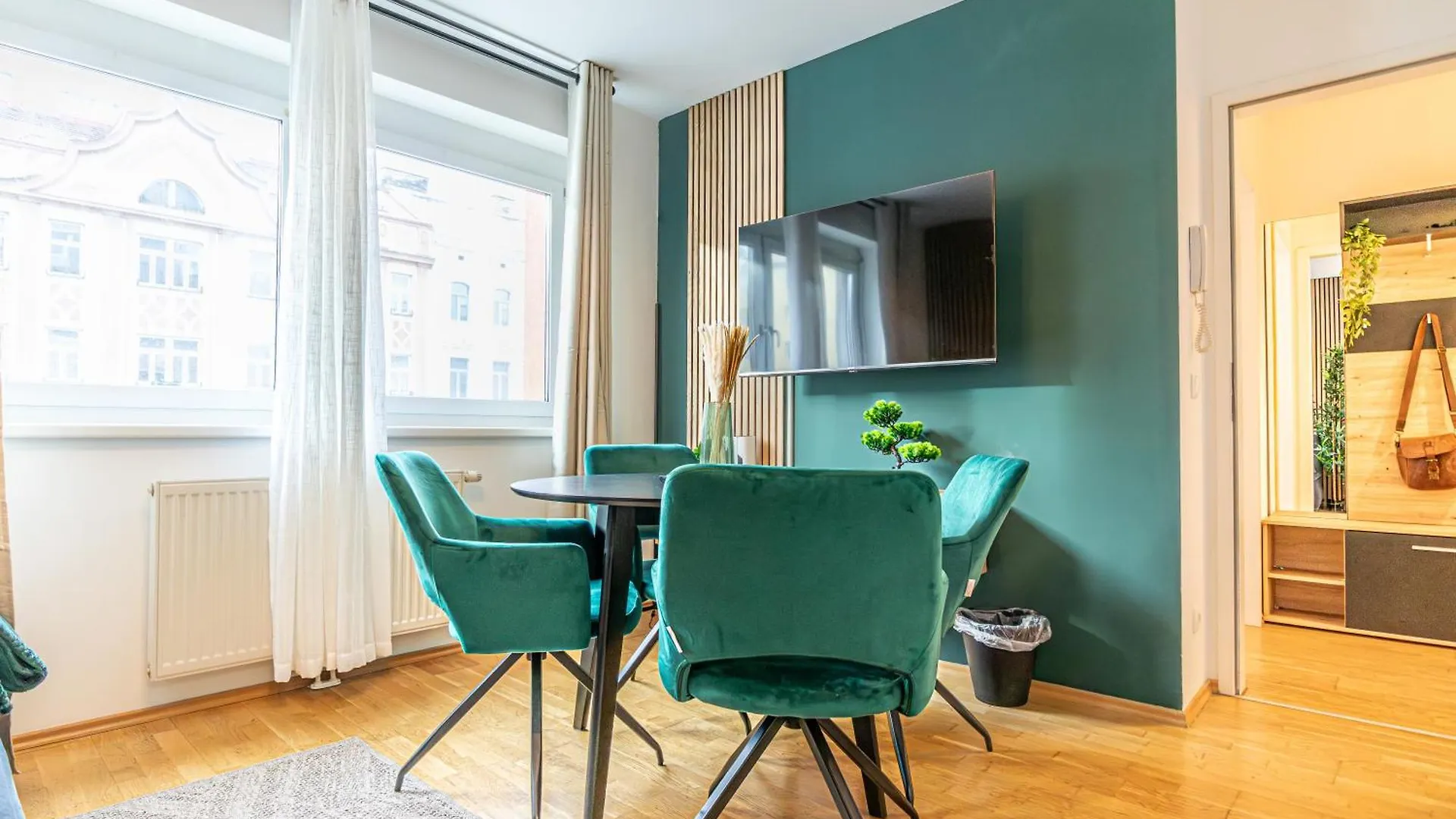 Charming 1Br, Steps From Reumannplatz U1 Apartment Vienna Austria