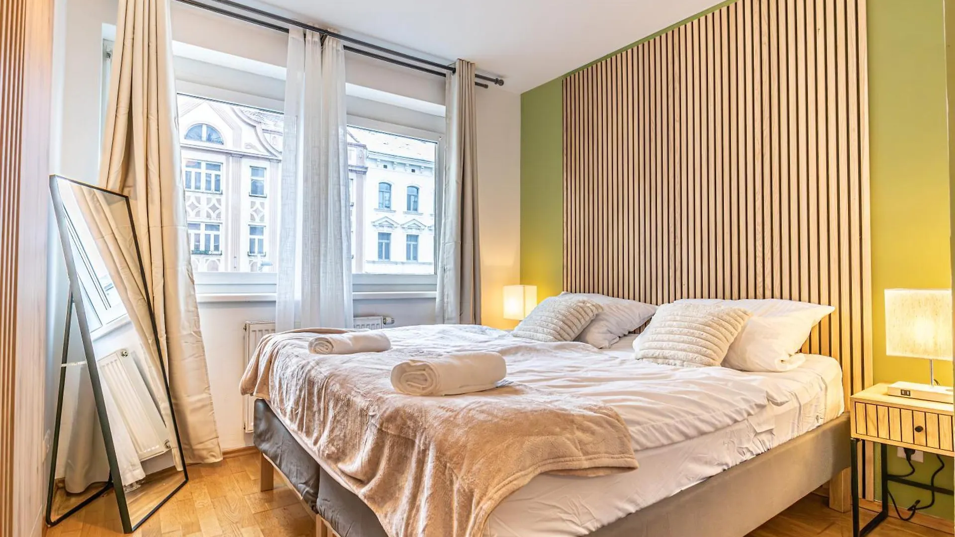 Charming 1Br, Steps From Reumannplatz U1 Apartment Vienna