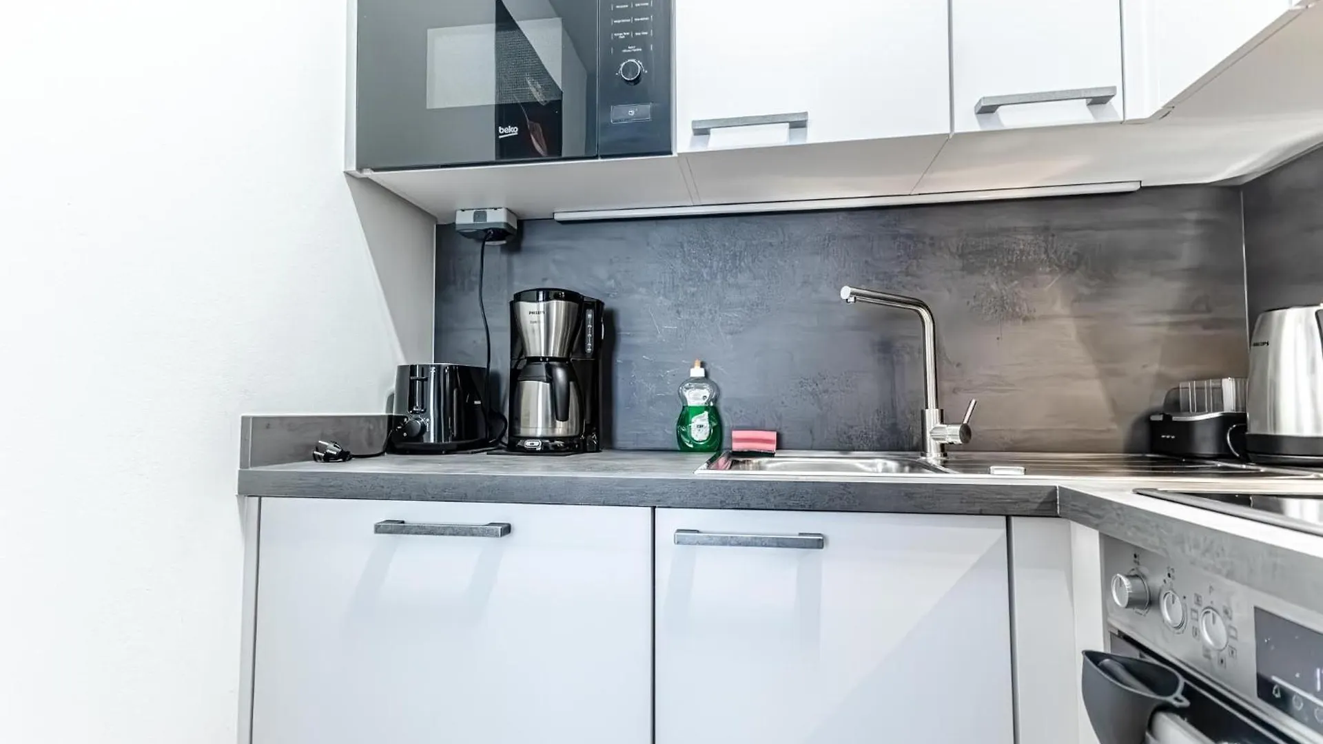 Charming 1Br, Steps From Reumannplatz U1 Apartment Vienna