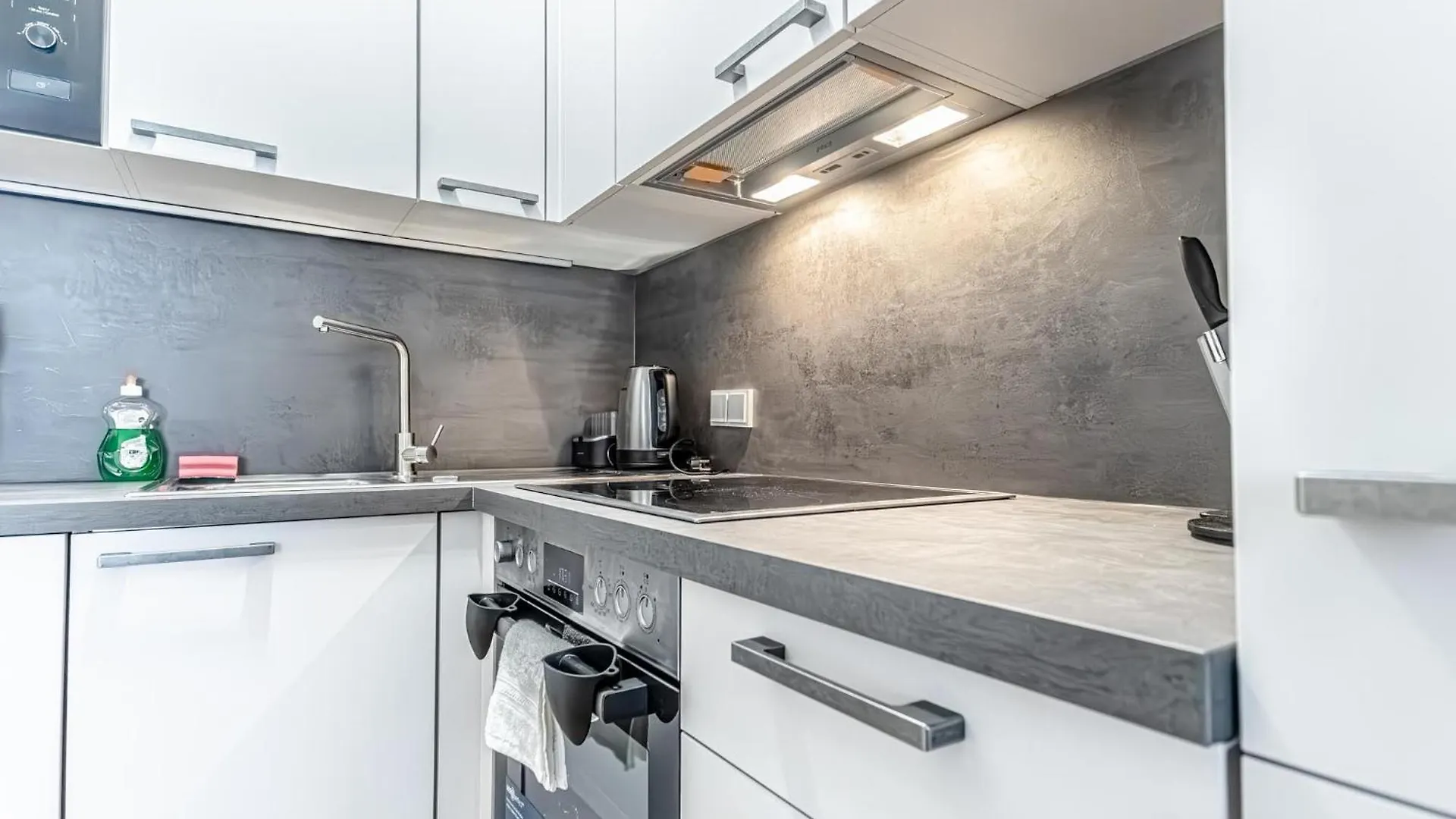 Charming 1Br, Steps From Reumannplatz U1 Apartment Vienna