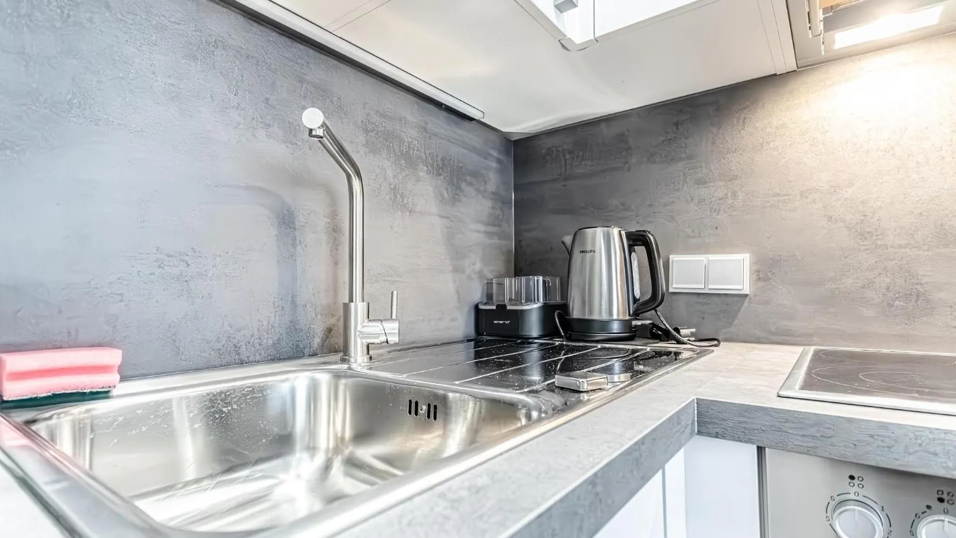 Charming 1Br, Steps From Reumannplatz U1 Apartment Vienna